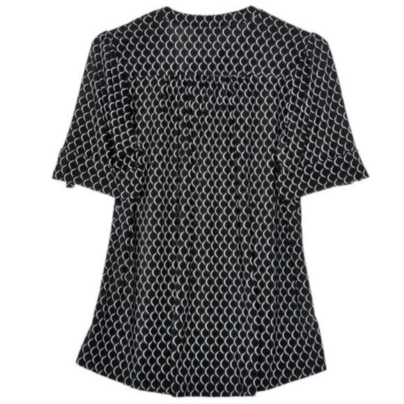 Cocomo Women's Plus Size 2X Black & White Geo Print Pintuck Short Sleeve Top - Picture 2 of 7